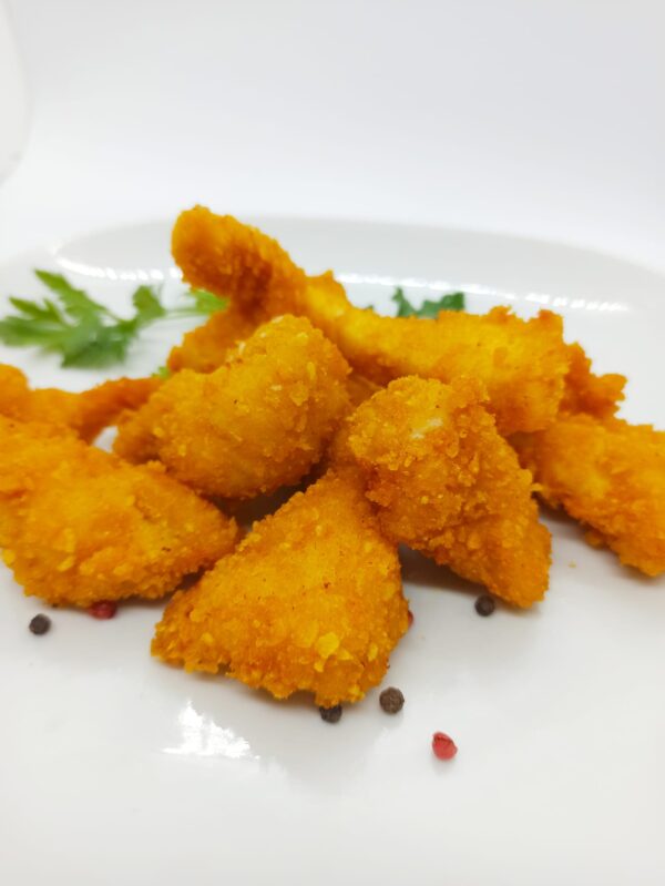 Crispy din piept de pasăre și cartofi prăjiți cu sos de maioneză cu usturoi